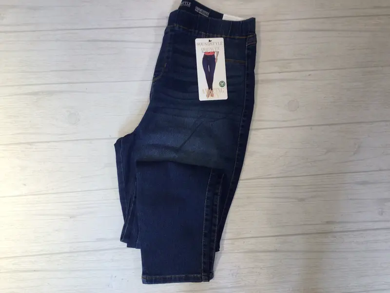 Amazing Lucy Pull-On Jeans