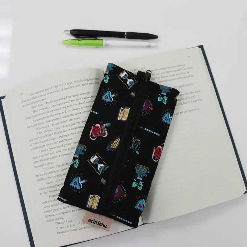 Annotation Pouch Pen Case in Plot Devices