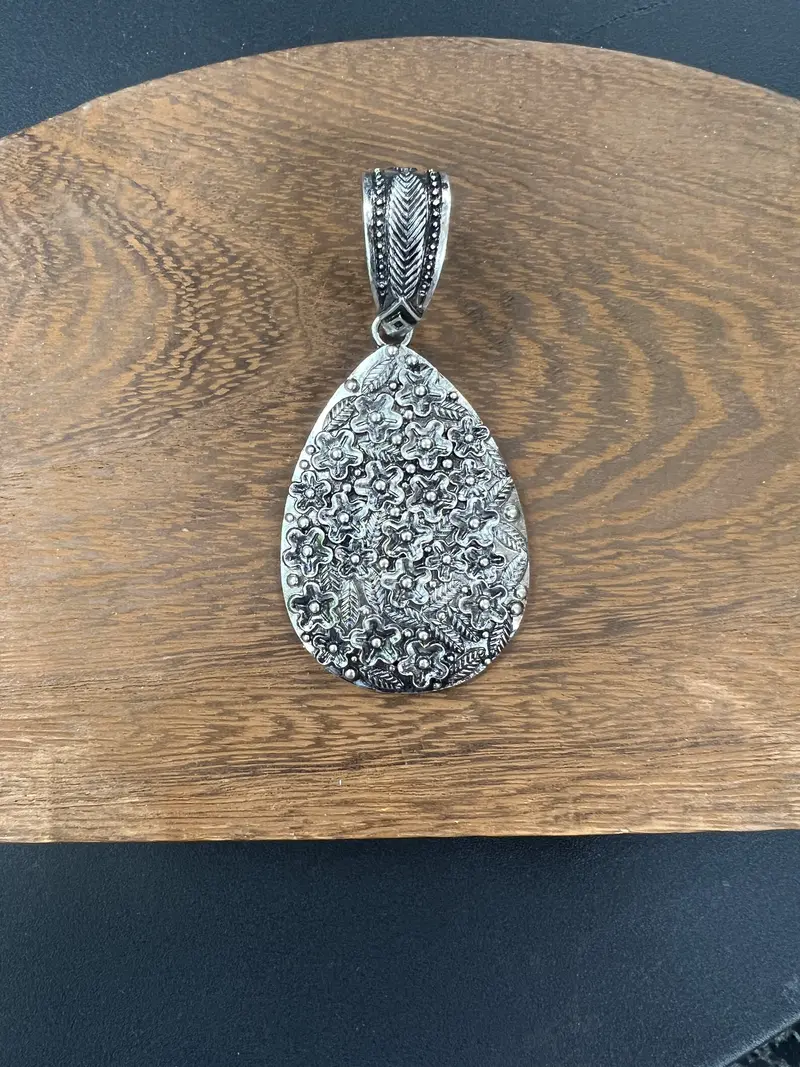 ATG LIVE Floral Teardrop Pendant