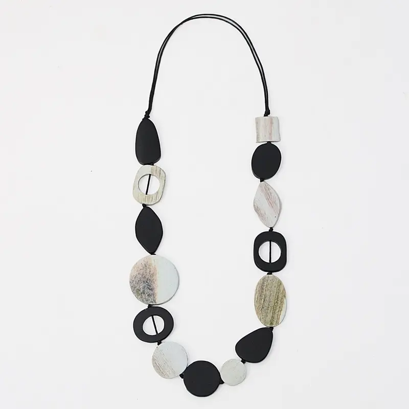 Black Sabina Necklace