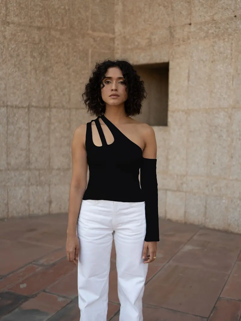 Black Sleeveless Top