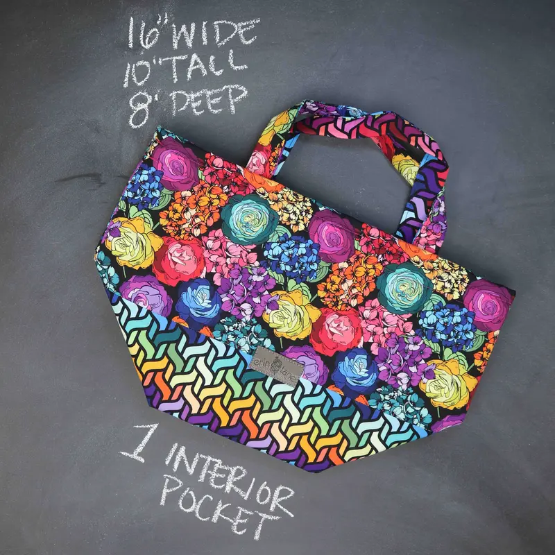 Bucket Tote Bag in Fine Florettes