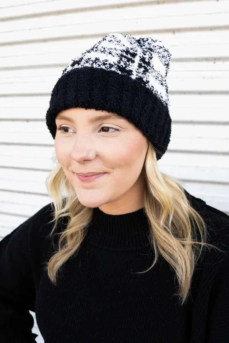 Cabin Cozy Plaid Beanie, Black