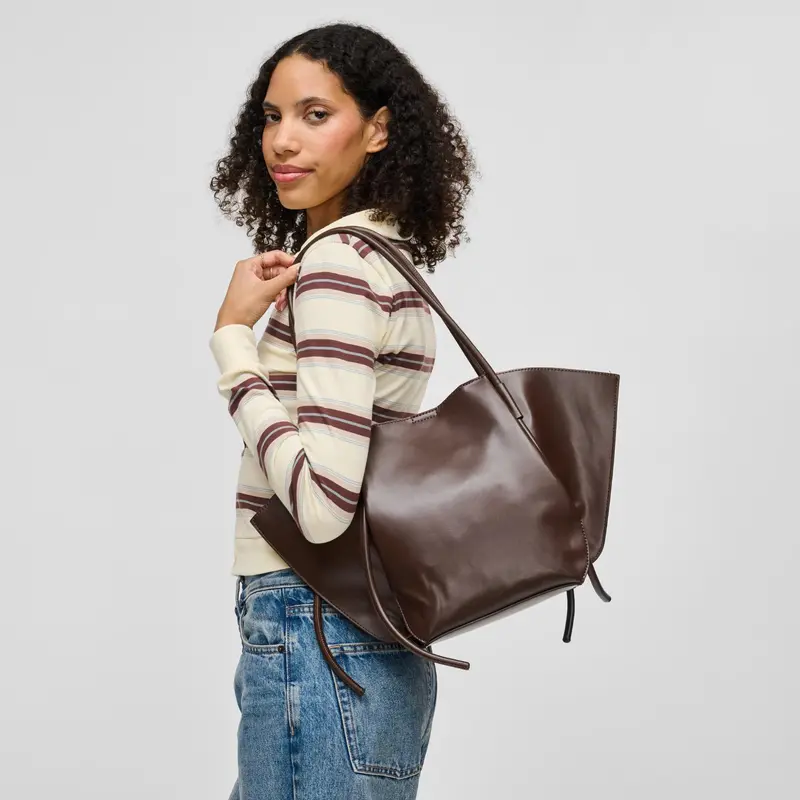 Caspien Tote