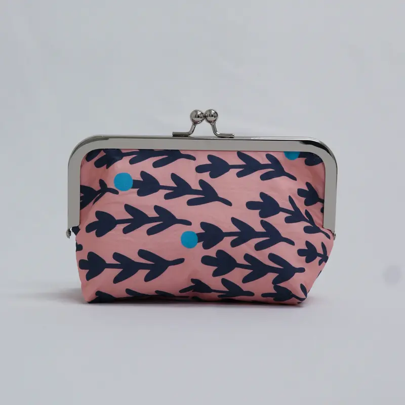 Chomp Chomp Clutch in Poolside Service