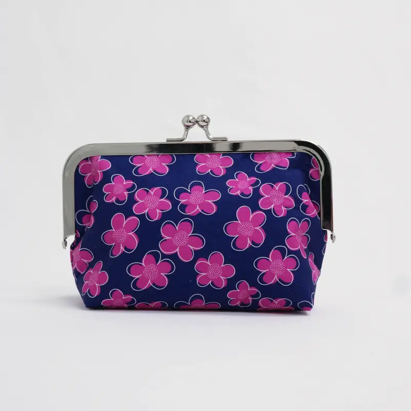 Chomp Chomp Clutch in Sandbar