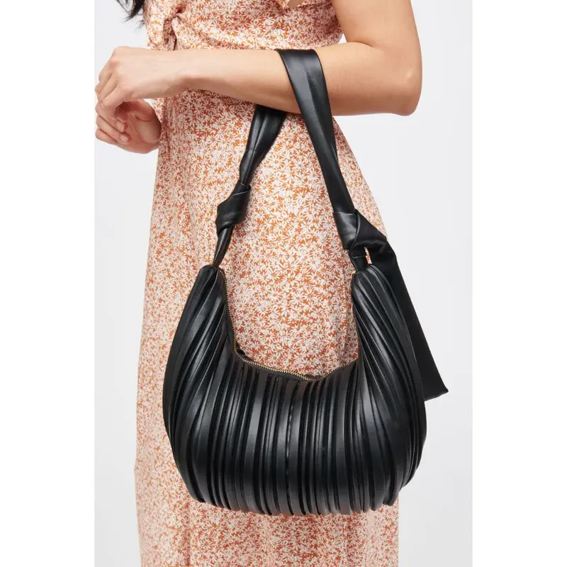 Demi Hobo