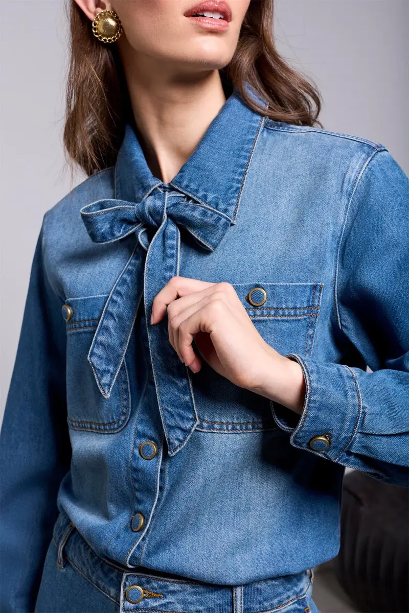 Denim Shirt with Removable Tie in Authentic Blue