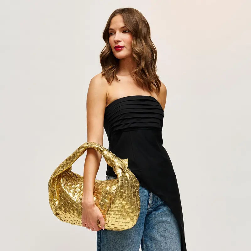 Dollie Hobo