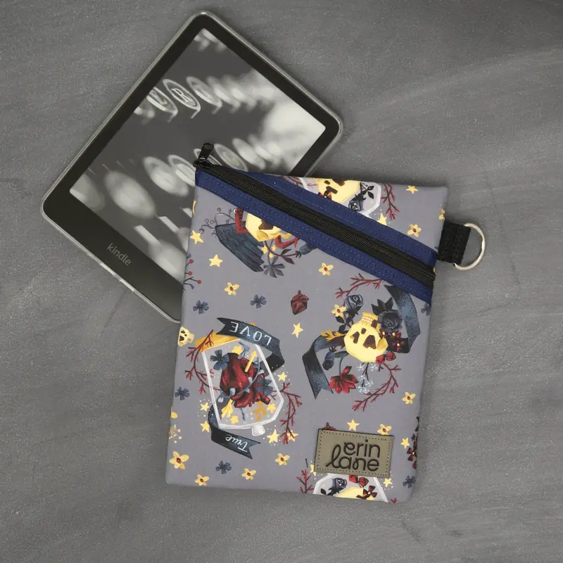 E-Reader Book Nook Case in Be Still My Beating Heart
