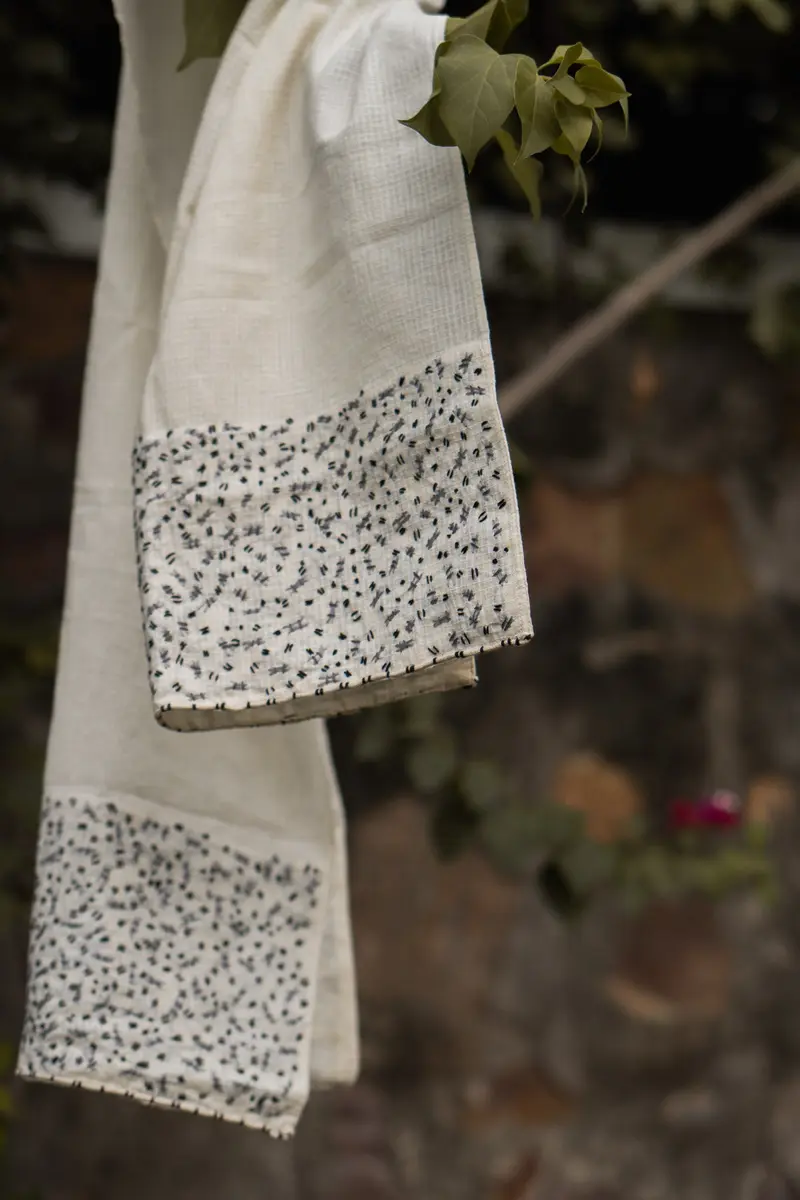 Embroidered Checks Scarf