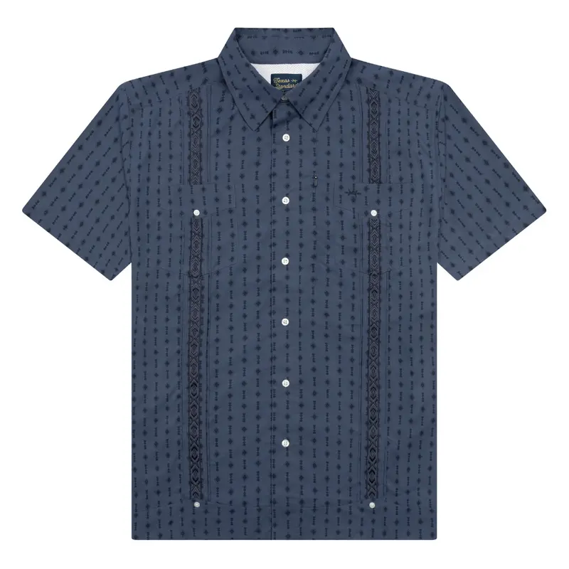 Guayabera Libre in Oscura