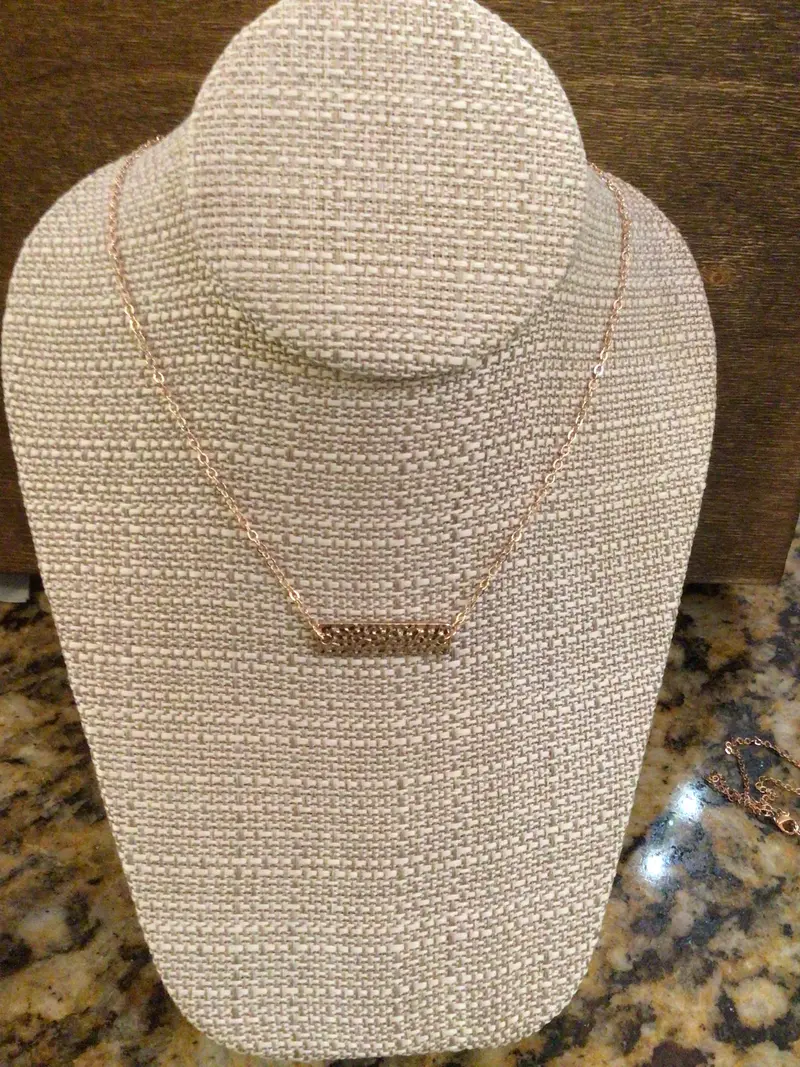 Hammered bar necklace