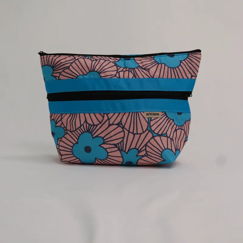 Hidden Heights Expanding Project Bag in High Dive