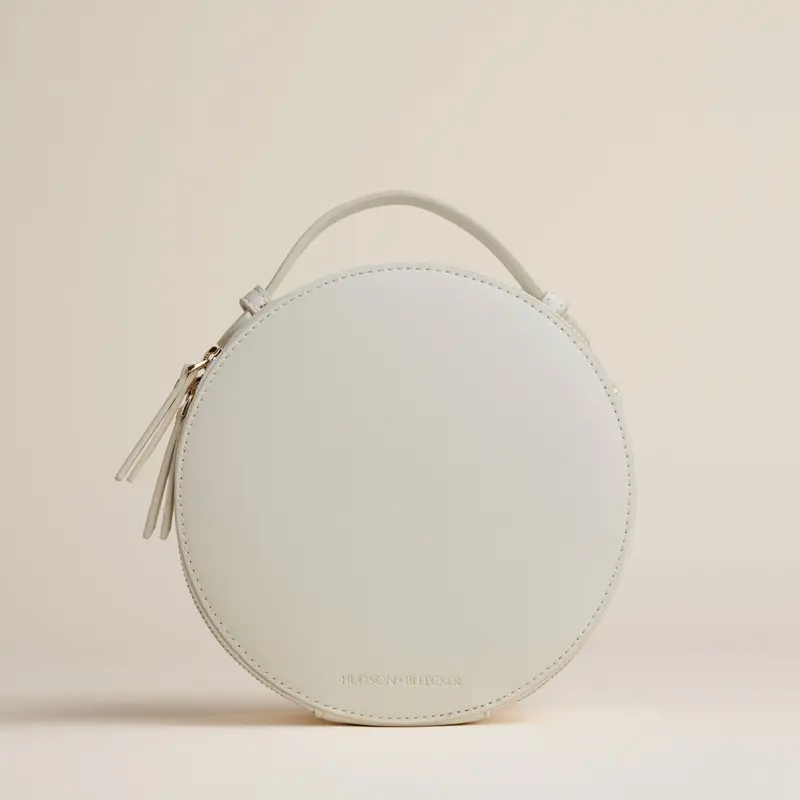 Hudson + Bleecker Nomad Round Travel Case - Ecru