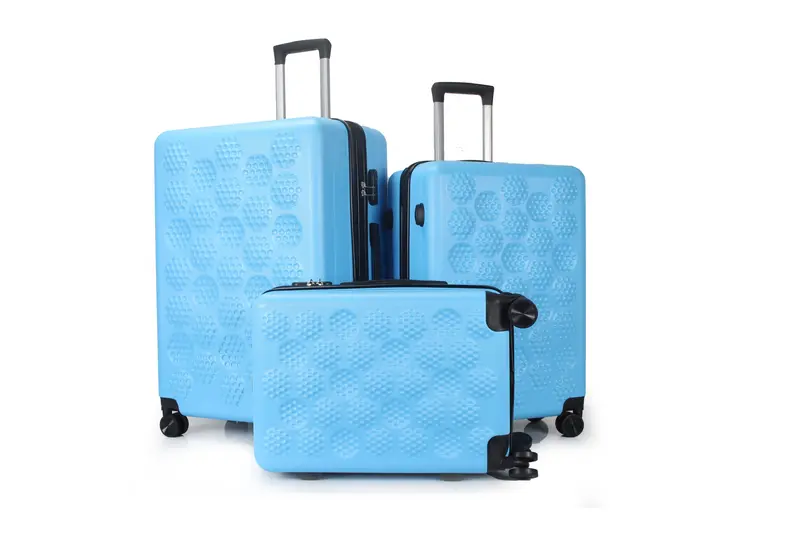 IZOD Golf Expandable Hard shell Lightweight 3 Piece Luggage Set