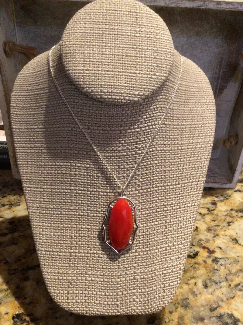 Katie necklace -red