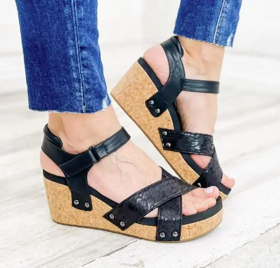 Kindle Corkys Sandal - Black Leopard