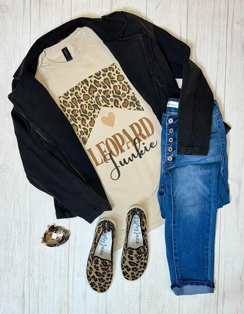 leopard junkie tee