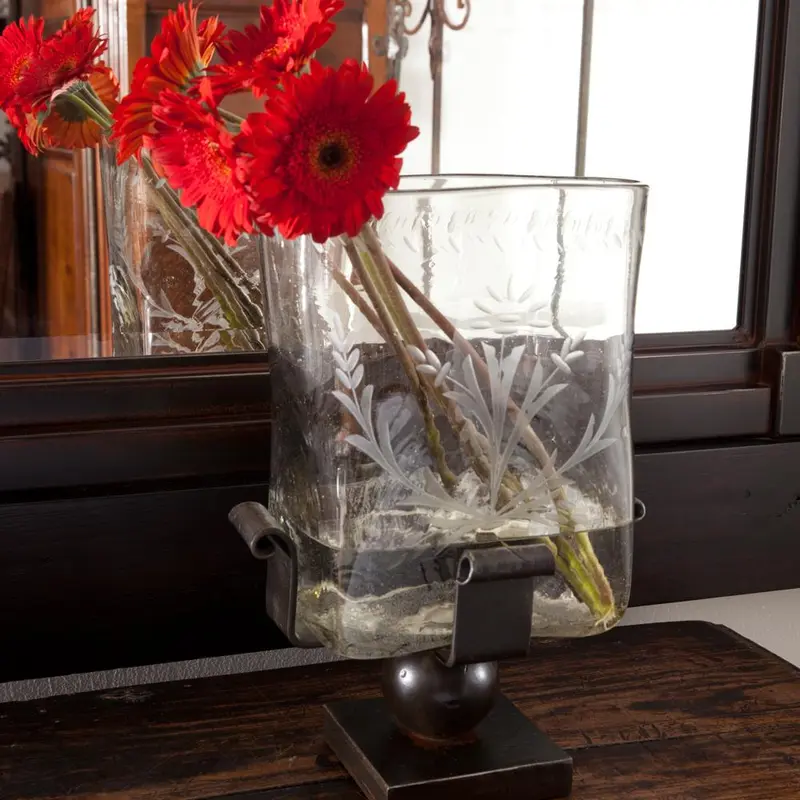 Lirio Vessel