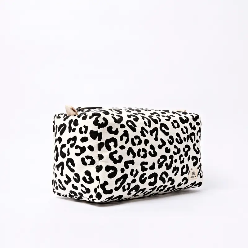 Maygrove Wash Bag in Summer Leopard