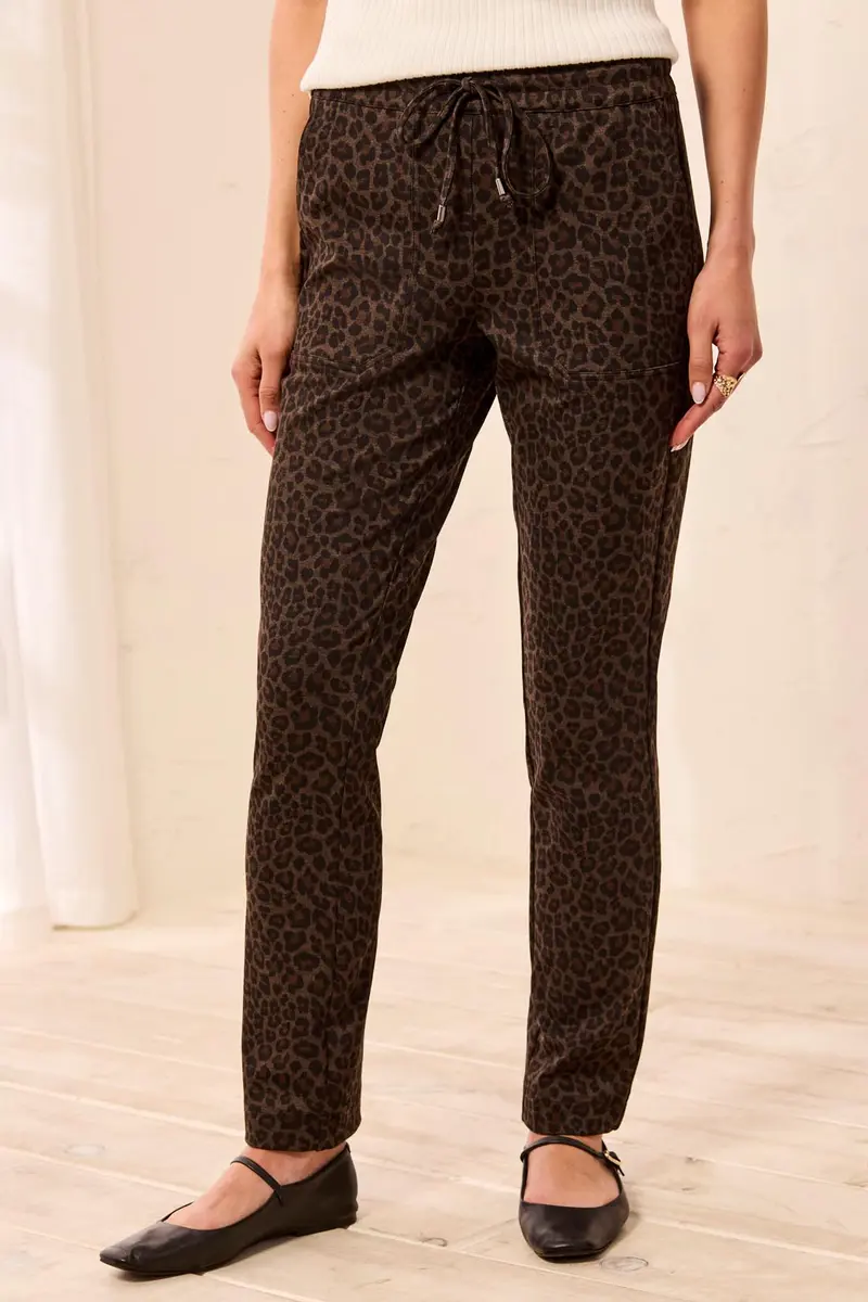 Ponte Pull-On Ankle Pants in Hickory