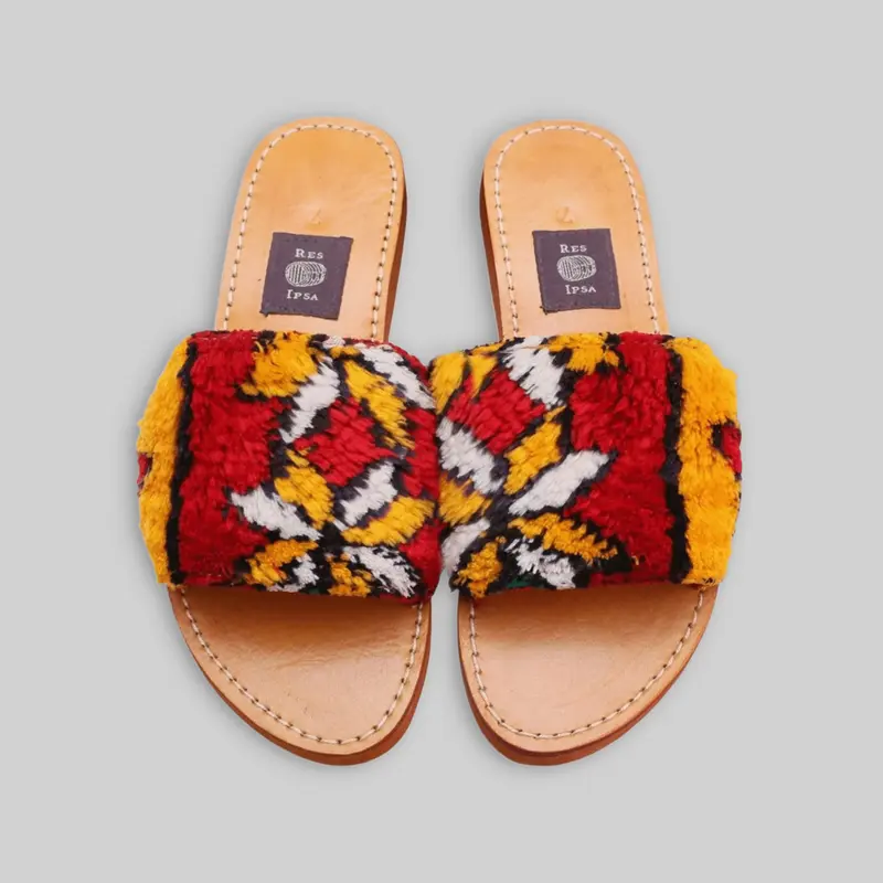 Rug Sandal Size 7