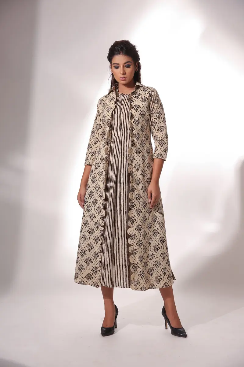 Sleeveless Midi Dress With Cape