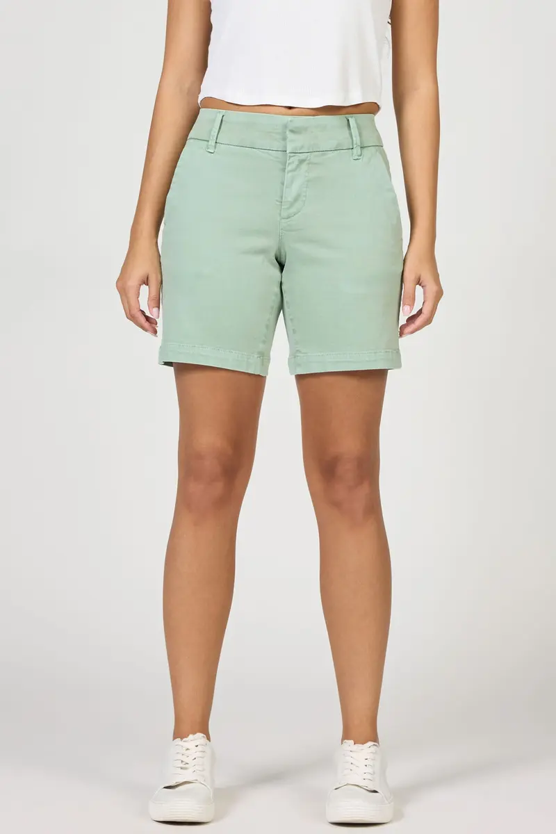 South Hampton Short in Iceberg Green
