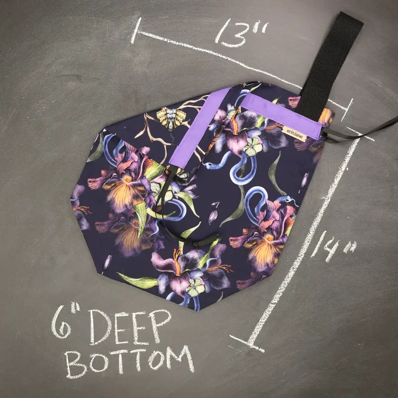 Sweater Drawstring Bag in Venom and Vines