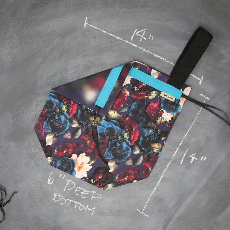 Sweater Project Bag in Obsidian Garden