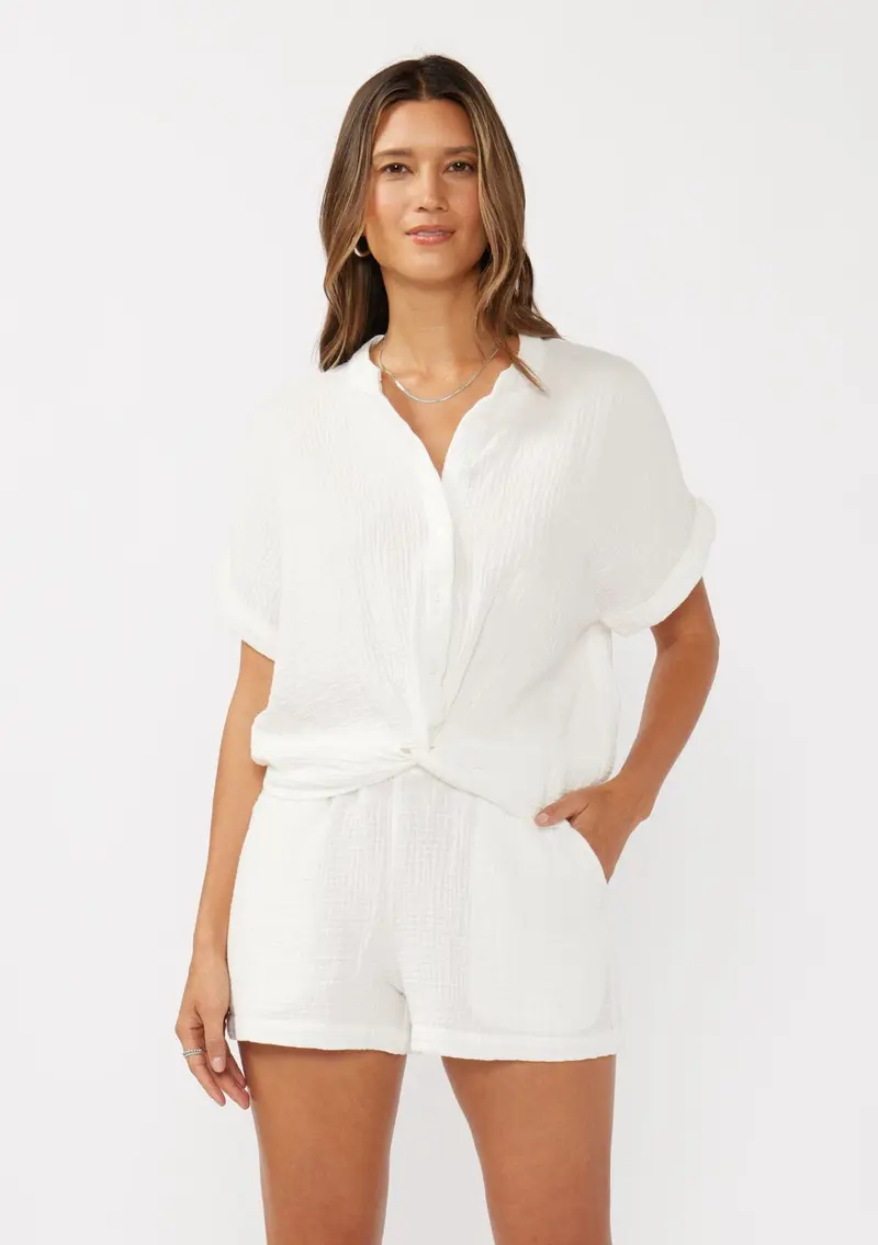 Wander Free Twist Front Top