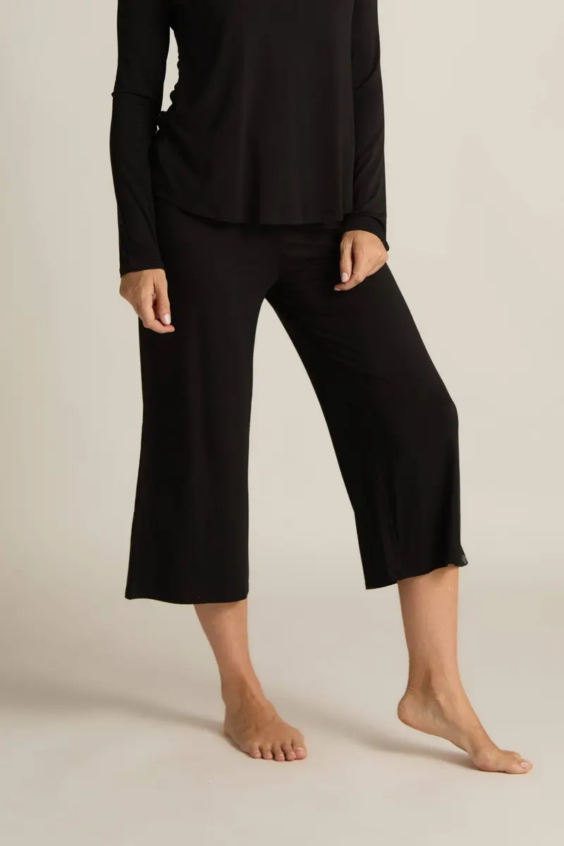 Wide-Leg Capri Pant