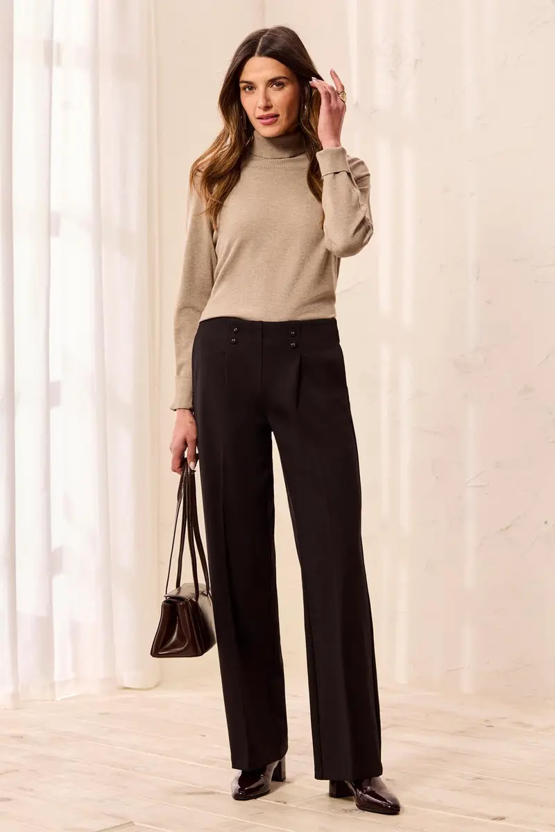 Wide-Leg Pants in Black
