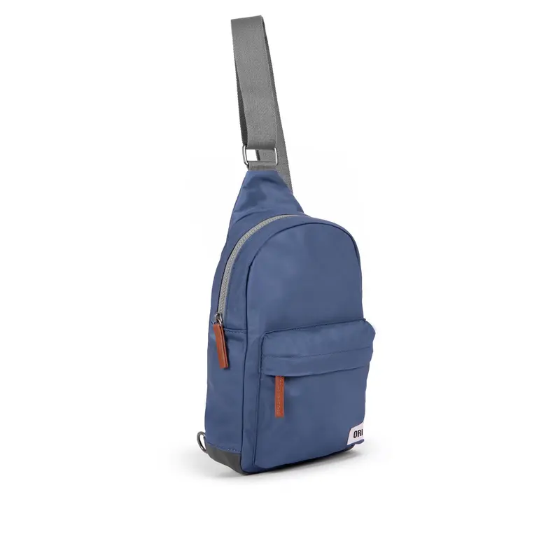 Willesden Sling Bag in Airforce